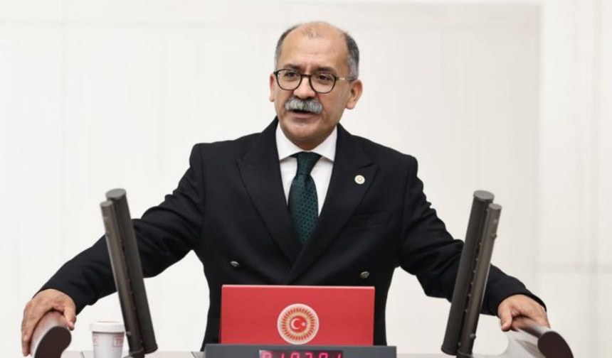 "İktidar ve ortaklarının temsilcileriyle verilen 'yakınlık' görüntüleri asla kabul edilemez"