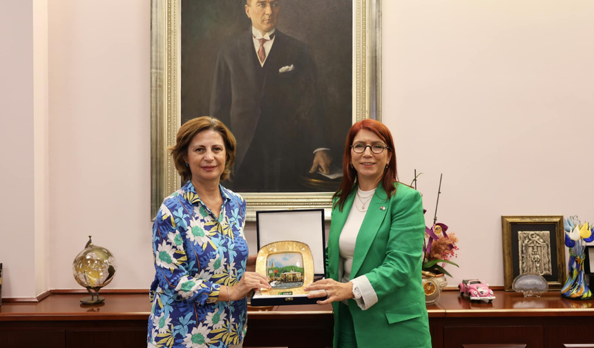 Yeşilay Eskişehir Şubesi Başkanı Dökmeci'den Başkan Ünlüce'ye ziyaret