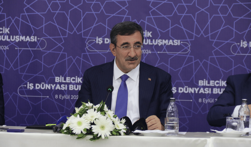 Cumhurbaşkanı Yardımcısı Yılmaz, KKTC'deki temaslarını tamamladı