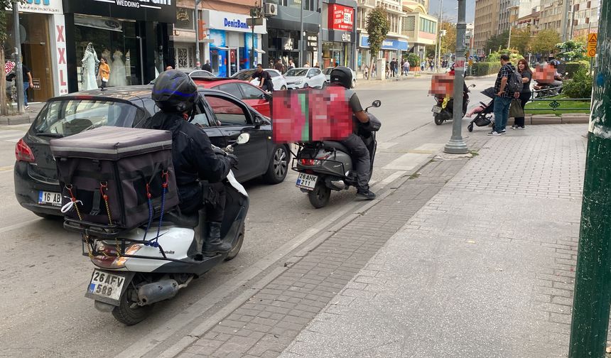 "Motosiklet sürücüleri trafik levhalarını okuyamıyorlar"