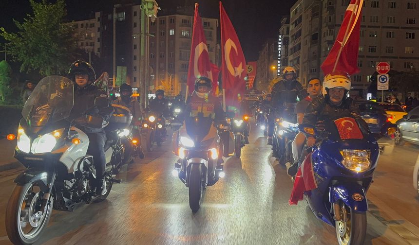 Eskişehir'de motosiklet ve bisiklet sevdalıları Cumhuriyet Bayramı'nda buluştu