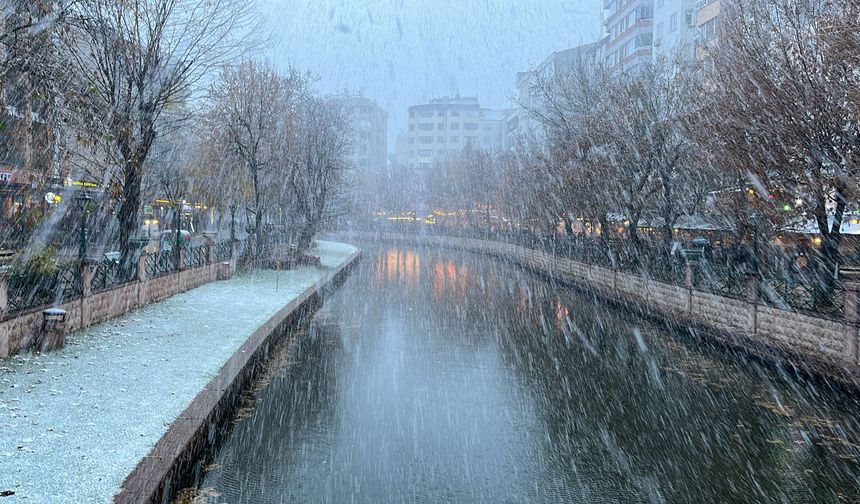 Eskişehir'de kar yağışı etkisini artırıyor: Meteoroloji'den yeni uyarı