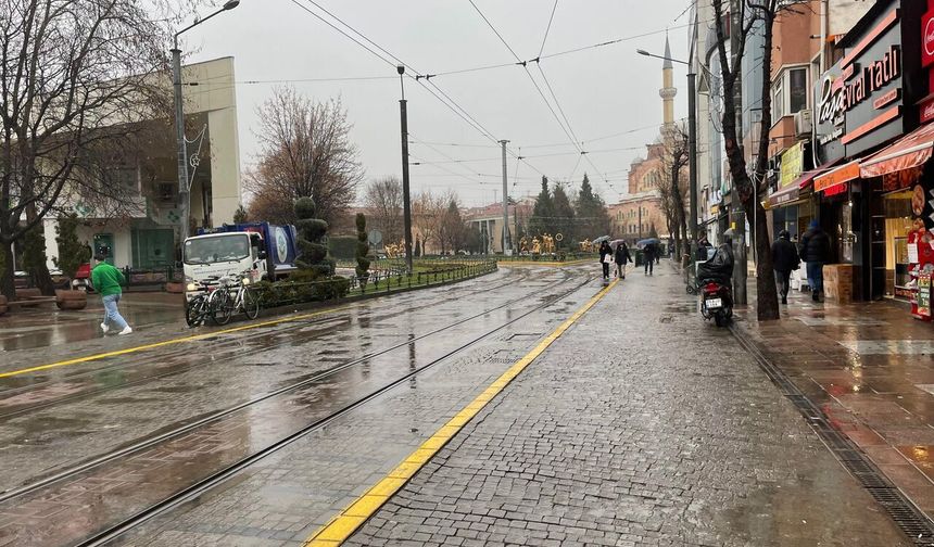 Eskişehir'de sıcaklık 15 derece birden düştü