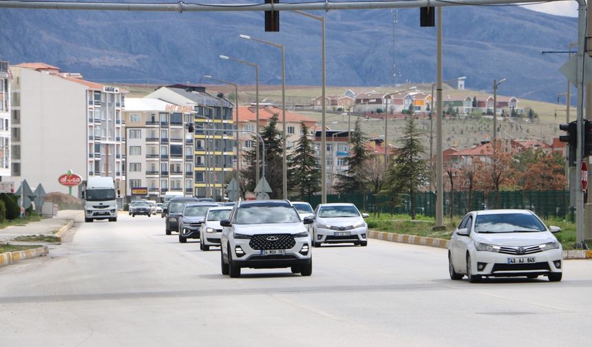 Tatilciler dönüşe geçti, yollarda yoğunluk yaşandı
