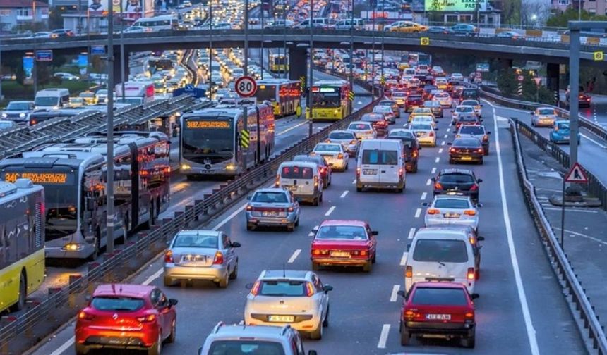 Trafiğe çıkmadan önce dikkat: Trafikte yıllardır süren o kurallar değişti