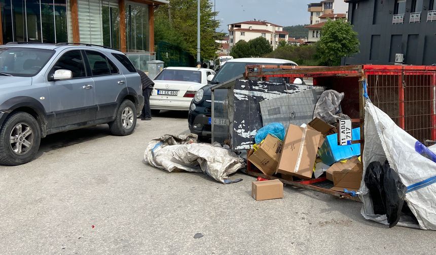 Bilecik'te motosiklet devrildi, sürücü yaralandı