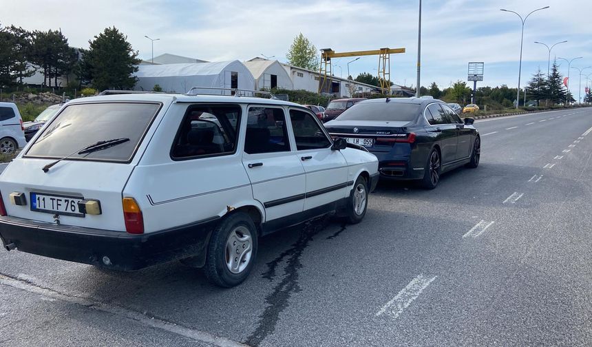 Komşuda 2 otomobil çarpıştı: 1 yaralı