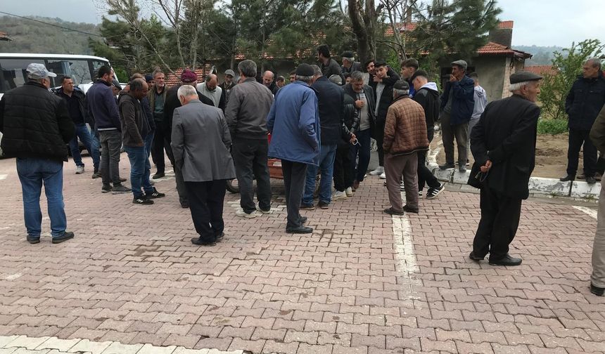 Artçı sarsıntıların devam ettiği Kütahya'da halk tedirgin