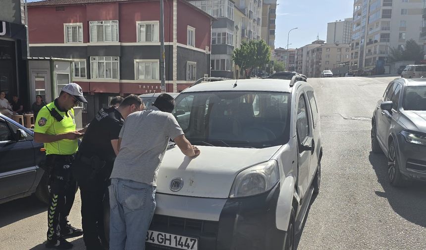 Otomobilini park etmek isterken kaza yaptı: 1 yaralı
