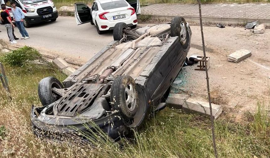 Eskişehir'in komşusunda otomobil takla attı: 3 yaralı