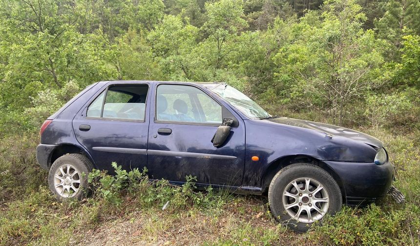 Komşuda otomobil şarampole yuvarlandı: 4 yaralı