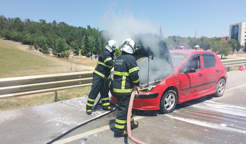 Komşuda otomobilin motor kısmında çıkan yangına zamanında müdahale!
