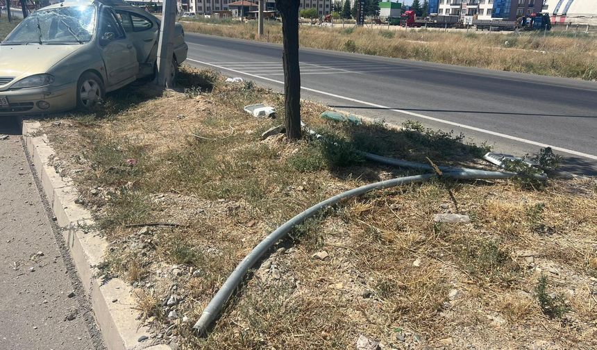 Komşuda tır ve otomobil çarpıştı: 1 yaralı