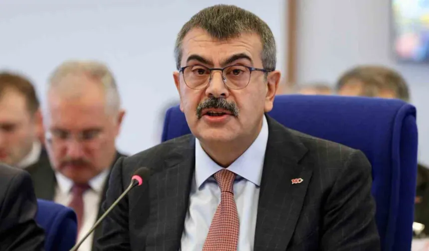 "Öğretmenlerimiz, bu ülkenin temel değerlerini yaşatma sorumluluğunu taşıyan kanaat önderleridir"