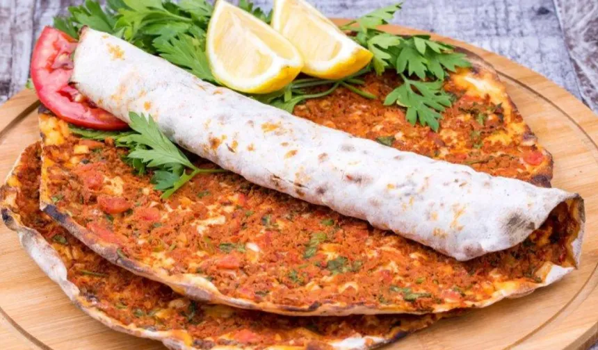 Fiyatı gören şok oldu! Sosyal medya bu lahmacunu konuşuyor