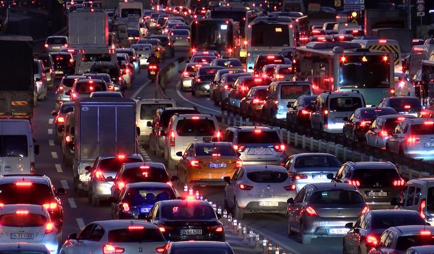 Trafikte yeni zorunluluk geldi! Bilmeyen sürücüye yüklü ceza verilecek