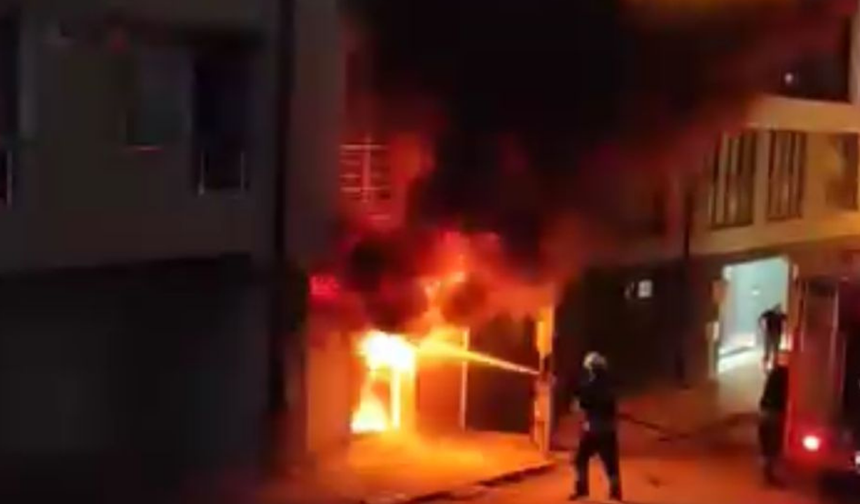 Eskişehir'de korkutan yangın! Apartman garajı alevlere teslim oldu