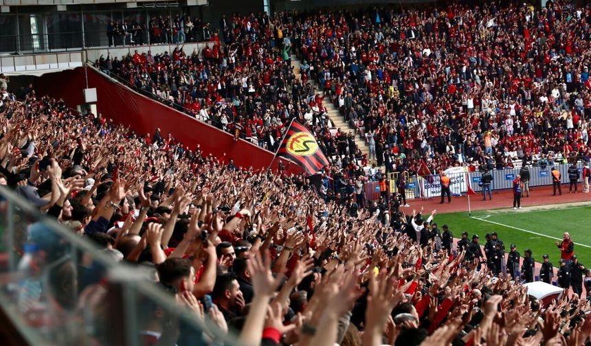 Eskişehirspor Taraftarlar Birliği'nden sağduyu çağrısı: "Saha kapatma cezası sınırındayız"