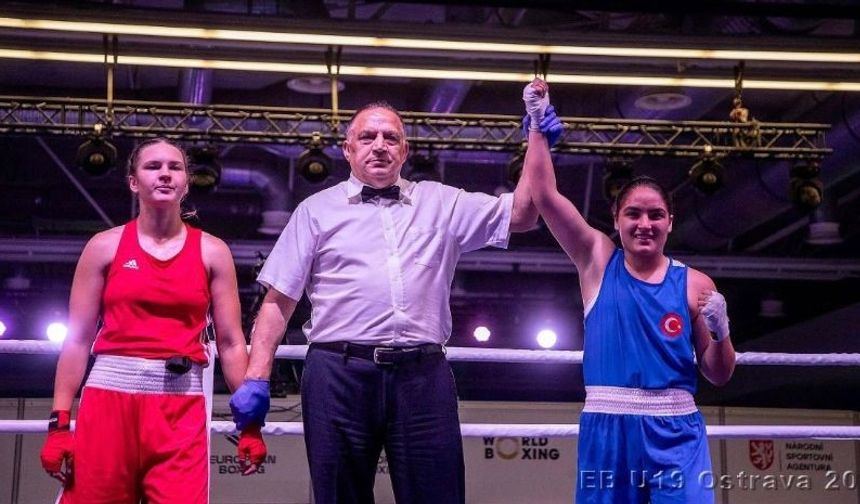 Yağmur Teke, Avrupa'da tek koluyla tarih yazdı