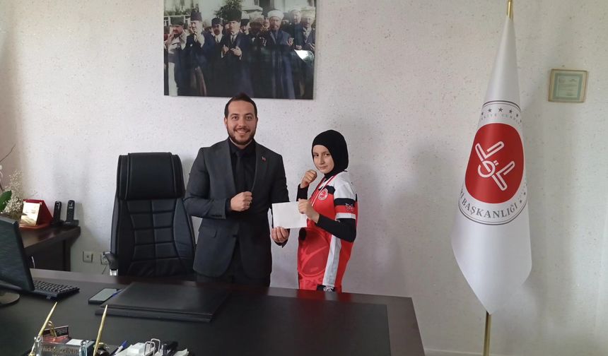 Beylikova’nın gururu Nadime Berra Akyüz gümüş madalya kazandı