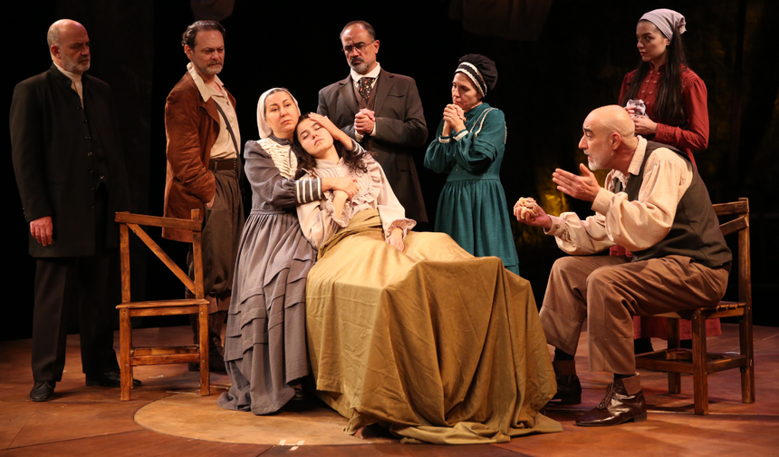 Eskişehir'de Cadı Kazanı seyircilerle buluştu