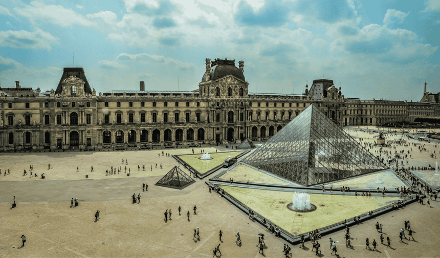 Louvre Müzesi'ndeki soygunda 2 şüpheli gözaltına alındı!