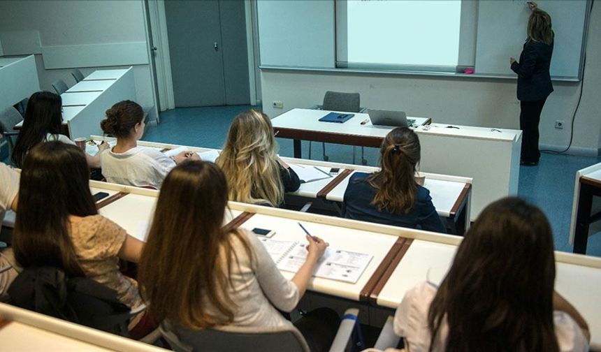 Üniversite 3 yılda bitecek: YÖK Başkanı Özvar kritik detayları açıkladı