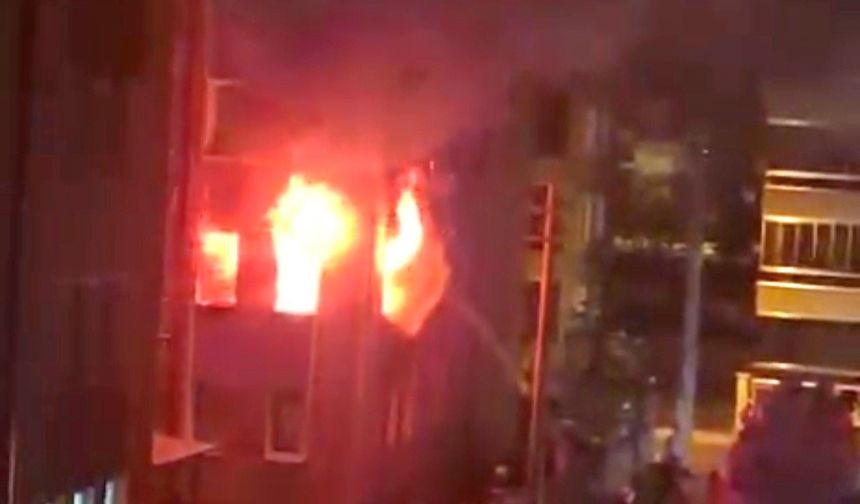 Komşuda yangın! 1'i bebek 5 kişi alevlerin içinden kurtarıldı