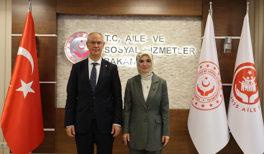 Bakan Göktaş, KKTC Çalışma ve Sosyal Güvenlik Bakanı Hasipoğlu ile bir araya geldi