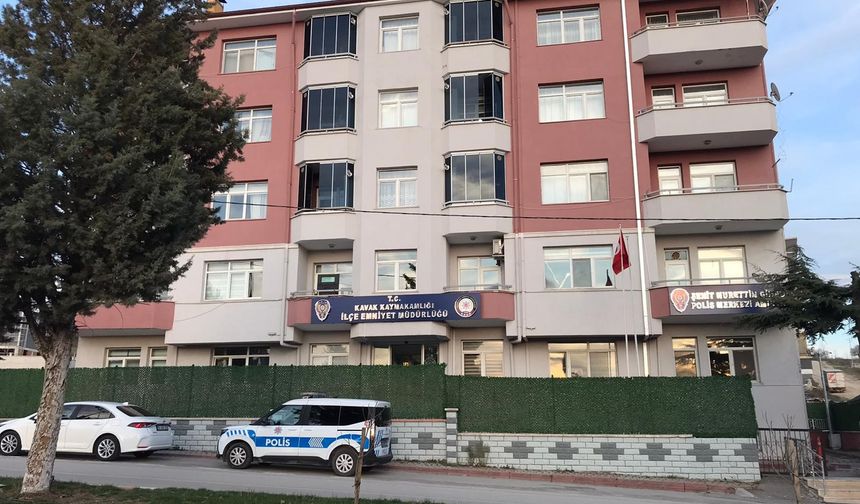Kendini vuran polis memuru hayatını kaybetti