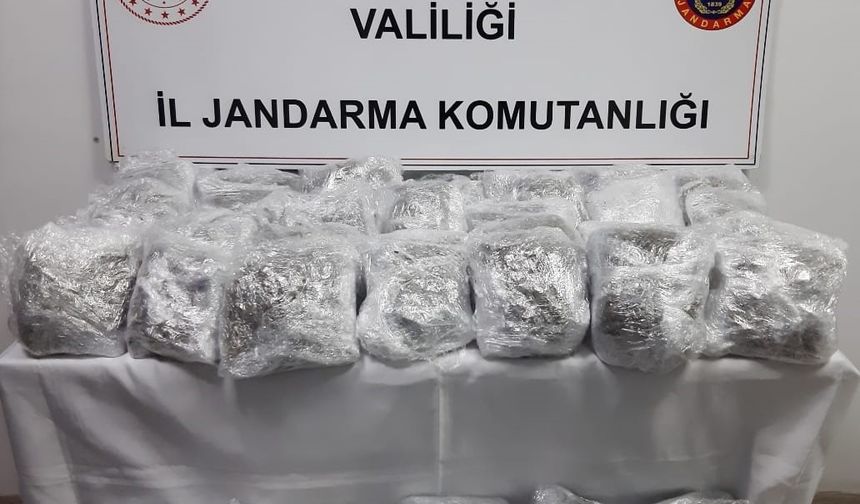 Eskişehir'in komşusunda bavulların içerisinden yaklaşık 17 kilogram uyuşturucu çıktı