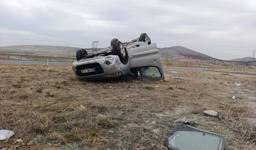 Afyonkarahisar'da hafif ticari araçlar çarpıştı: 7 yaralı
