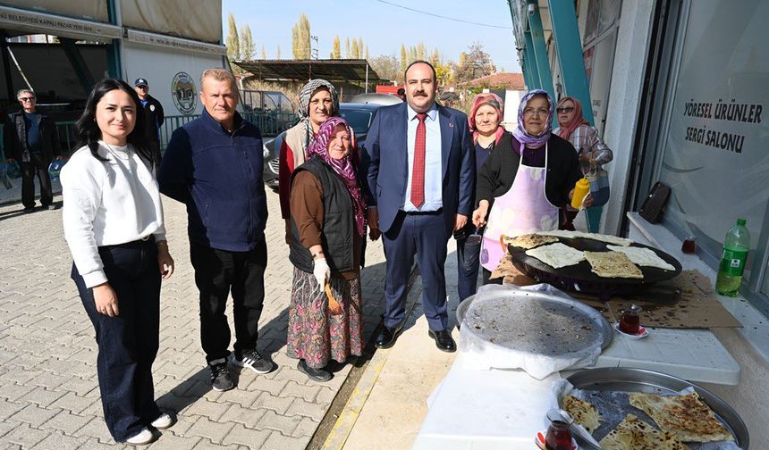 Başkan Hamamcı, Belediye Hizmet Çarşısı'nda vatandaşlarla bir araya geldi