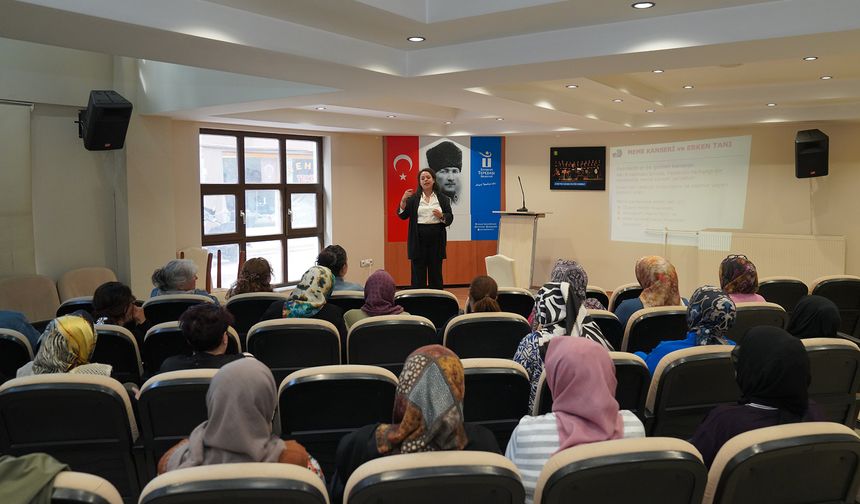 Eskişehir'de 250 kadın sağlık sorunları hakkında bilgilendirildi