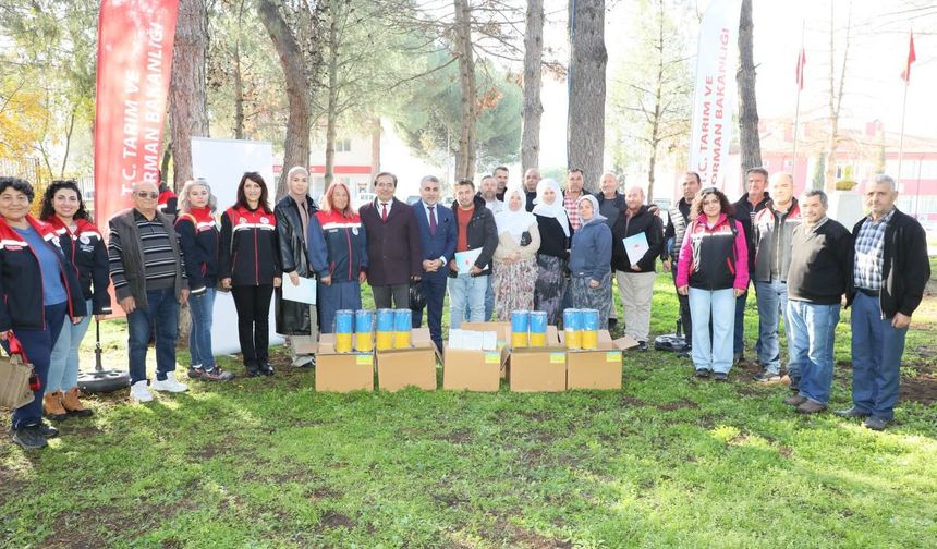 Sarıcakaya'da 28 çiftçiye iyi tarım sertifikası verildi