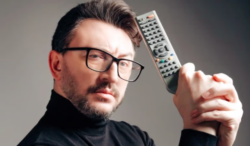 Absürt dizi sahneleri tiyatroya taşınıyor: Murat Soner Eskişehir'e geliyor!