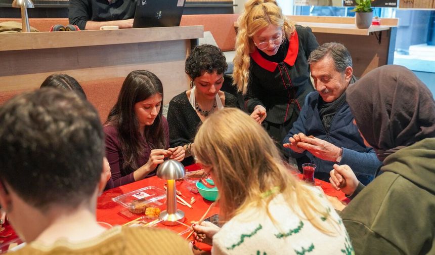 Başkan Ataç seramik atölyesine konuk oldu