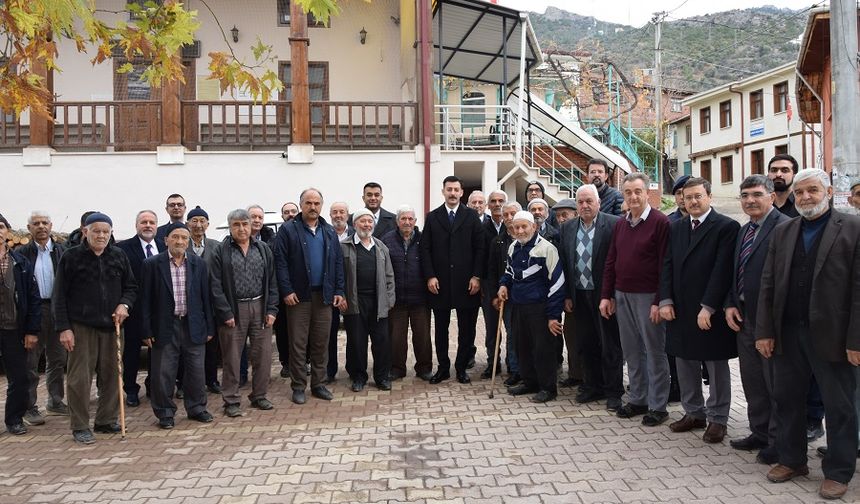 Kaymakam Aksoy, Alpagut'ta sağlıktan doğalgaza incelemelerde bulundu