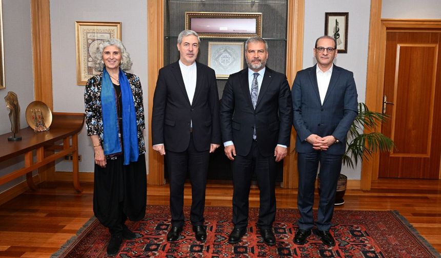 İran Kültür Müsteşarı Dr. Nazemi’den Anadolu Üniversitesi’ne ziyaret