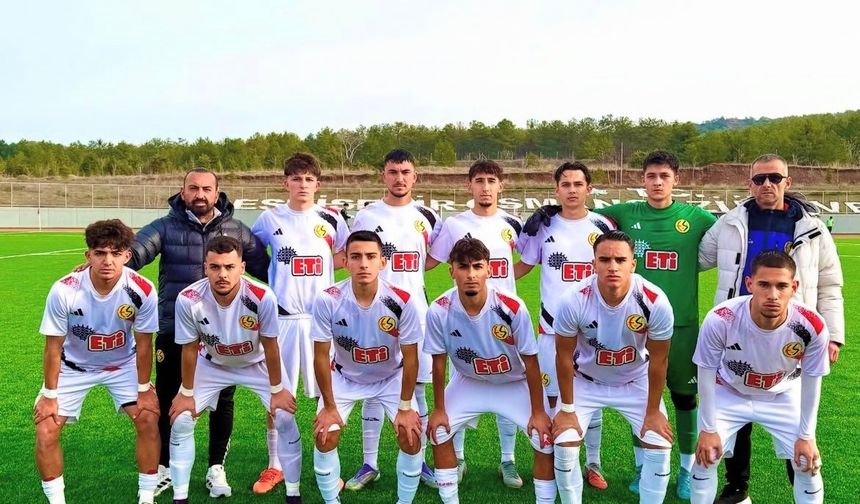 Eskişehirspor gençleri 1 puanla teselli buldu