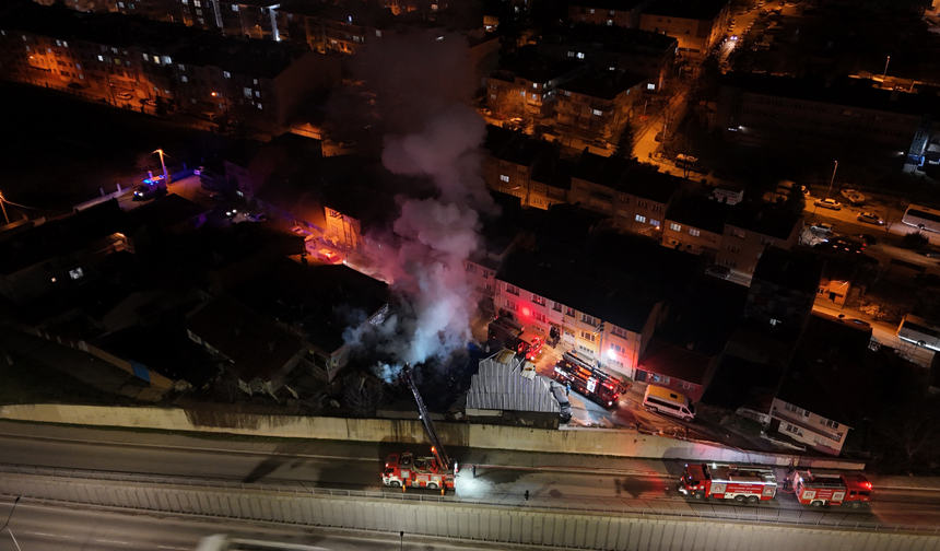 Eskişehir'de depoda çıkan yangın kontrol altına alındı