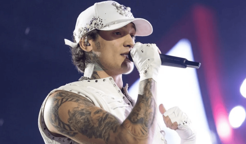 Çakal, Eskişehir'de sahneye çıkacak