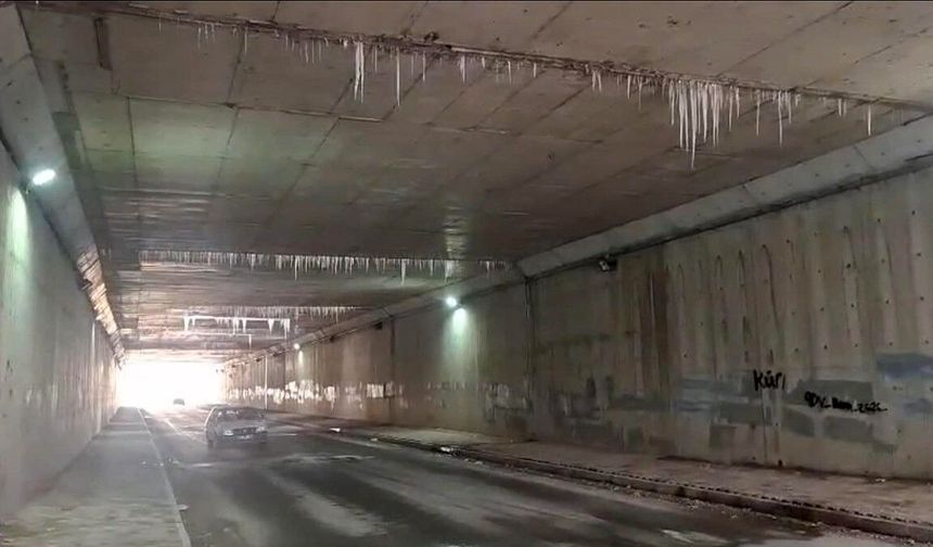 Eskişehir'de trafiğin yoğun olduğu altgeçitte tehlike çanları çalıyor!