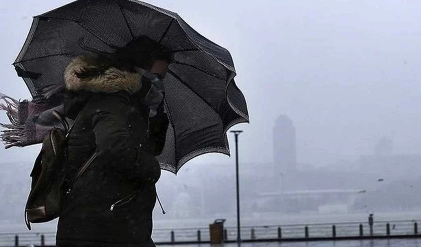 Belediyeden Eskişehirlilere uyarı geldi: Çatı uçmalarına, ağaç devrilmelerine dikkat!