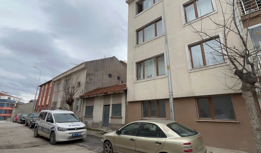 Eskişehir'de 3. kattan düşen 12 yaşındaki çocuk ağır yaralandı