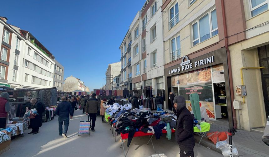 Eskişehir'de pazar kalabalığının arasında yangın alarmı: Ekipler seferber oldu