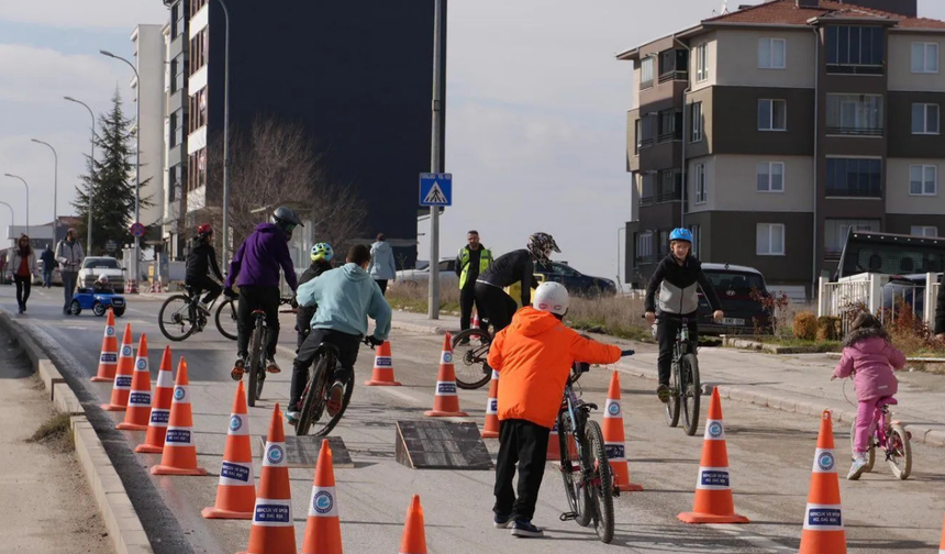 Eskişehir'de "Arabasız Pazar" yarın uygulanacak: İşte cadde ve bulvar isimleri!