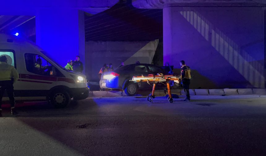 Eskişehir'de beton kolona çarpan araçta ağır yaralanan kişi hayatını kaybetti