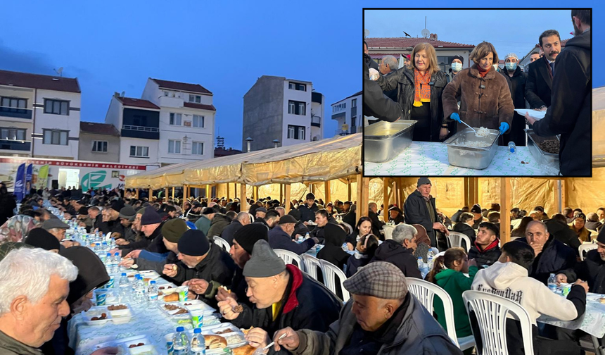 Başkan Ünlüce Çifteler'de vatandaşlarla iftar sofrasında buluştu