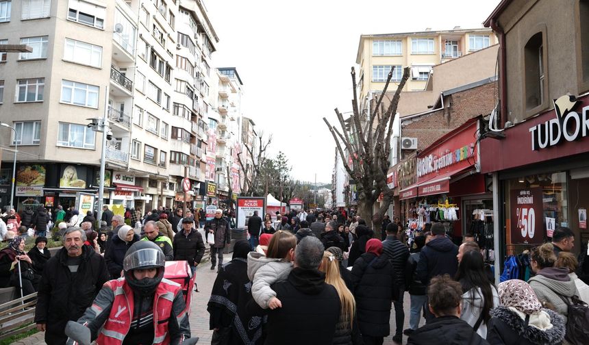 Eskişehir'de bahar havası! Vatandaşlar güneşli ve ılık havayı fırsat bildi